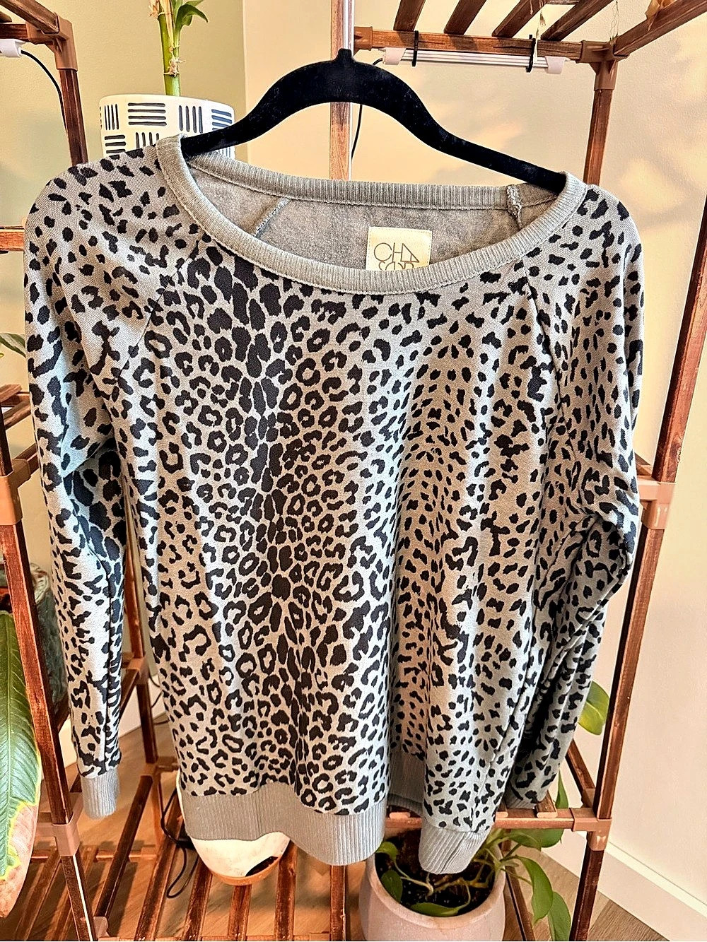 C. Wonder Animal Print Sweater in Gray & Black Size Medium Like New